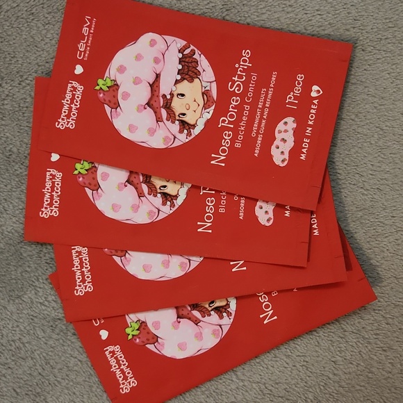 Strawberry Shortcake Celavi Nose Pore Strips - Picture 2 of 2